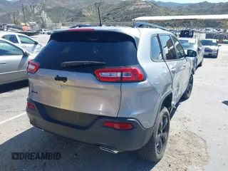 2016 Jeep Cherokee Latitude with VIN 1C4PJMCS4GW170322, listed as a IAAI auction lot 41841572 with 112,884 mi miles and . Bid and sale history available at carsss.com. Image 4.