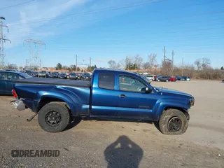 2008 Toyota Tacoma with VIN 5TEUU42N68Z533231, listed as a IAAI auction lot 41588789 with 114,423 mi miles and . Bid and sale history available at DreamBid. Image 13.