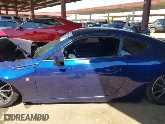 2017 Toyota 86 z VIN JF1ZNAA11H9706848, wystawiony jako IAAI lot #42097158 z przebiegiem 76 251 mil mil oraz . Historia ofert i sprzedaży dostępna na DreamBid. Obrazek 15.