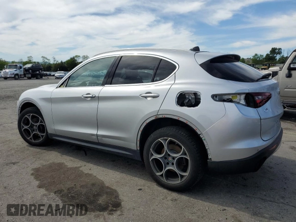 2018 Alfa Romeo Stelvio Ti z VIN ZASFAKBN1J7B70623, wystawiony jako Copart lot #57583795 z przebiegiem 105 351 mil mil oraz Szkoda całkowita • Salvage title. Historia ofert i sprzedaży dostępna na DreamBid. Obrazek 2.