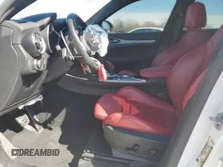 2022 Alfa Romeo Stelvio Veloce z VIN ZASPAKBN1N7D49271, wystawiony jako Copart lot #49424695 z przebiegiem Nie podano mil oraz Szkoda całkowita • Salvage title. Historia ofert i sprzedaży dostępna na DreamBid. Obrazek 7.