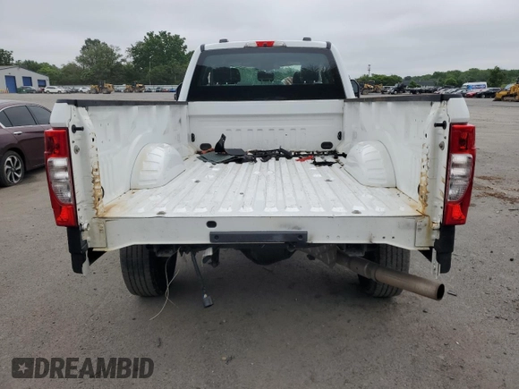 2022 Ford F-250 XL z VIN 1FT7X2B68NEE31039, wystawiony jako Copart lot #61174615 z przebiegiem 126 064 mil mil oraz Szkoda całkowita • Salvage title. Historia ofert i sprzedaży dostępna na DreamBid. Obrazek 6.
