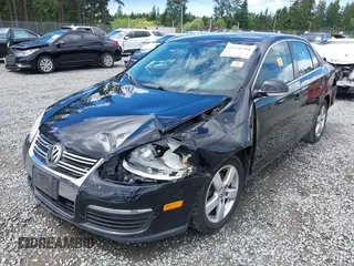 2009 Volkswagen Jetta SE с VIN 3VWRZ71KX9M128808, выставлен на аукционе IAAI как лот 42378792 с пробегом 215 537 миль миль и . История ставок и продаж доступна на DreamBid. Изображение 17.