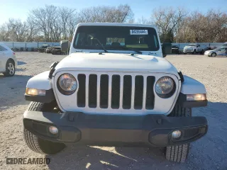 2019 Jeep Wrangler Unlimited Sahara with VIN 1C4HJXEGXKW651960, listed as a Copart auction lot 84255444 with 61,982 mi miles and Salvage Title. Bid and sale history available at carsss.com. Image 5.
