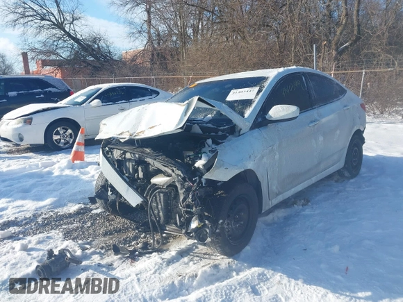 2013 Hyundai Accent GLS z VIN KMHCT4AE5DU484764, wystawiony jako IAAI lot #41403447 z przebiegiem 144 997 mil mil oraz . Historia ofert i sprzedaży dostępna na DreamBid. Obrazek 2.