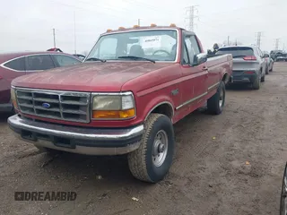 1997 Ford F-250 with VIN 1FTHF26H5VEB81858, listed as a IAAI auction lot 40865874 with 97,807 mi miles. Bid and sale history available at carsss.com. Image 2.