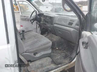 1999 Ford Super Duty F-250 XL with VIN 1FTNF21L7XEC89108, listed as a IAAI auction lot 41733933 with 135,893 mi miles. Bid and sale history available at carsss.com. Image 8.