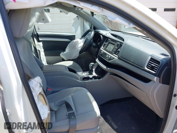2019 Toyota Highlander Hybrid LE with VIN 5TDBGRFH6KS070611, listed as a IAAI auction lot 42301946 with 78,323 mi miles and . Bid and sale history available at DreamBid. Image 5.