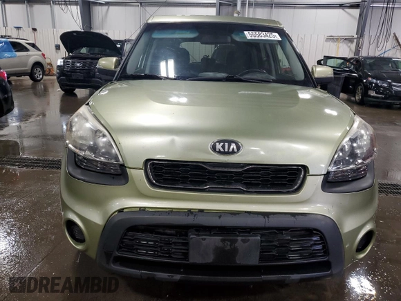 2013 Kia Soul + z VIN KNDJT2A62D7525522, wystawiony jako Copart lot #55583425 z przebiegiem 170 235 mil mil oraz Szkoda całkowita • Salvage title. Historia ofert i sprzedaży dostępna na DreamBid. Obrazek 5.