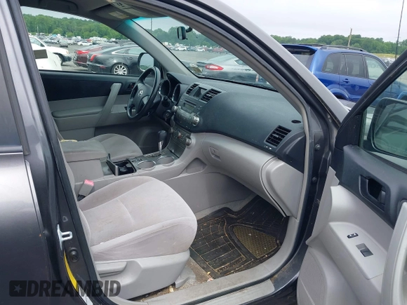 2009 Toyota Highlander z VIN JTEES41A292122256, wystawiony jako IAAI lot #42466861 z przebiegiem 271 867 mil mil oraz . Historia ofert i sprzedaży dostępna na DreamBid. Obrazek 5.