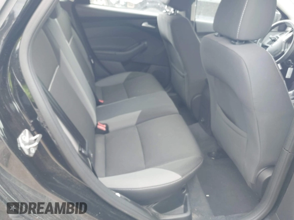 2014 Ford Focus SE with VIN 1FADP3K20EL308990, listed as a IAAI auction lot 41914825 with 33,498 mi miles. Bid and sale history available at carsss.com. Image 8.