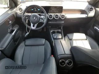 2023 Mercedes-Benz GLB 250 z VIN W1N4M4GB3PW265323, wystawiony jako Copart lot #53151815 z przebiegiem 39 853 mil mil oraz Szkody całkowita. Historia ofert i sprzedaży dostępna na DreamBid. Obrazek 8.