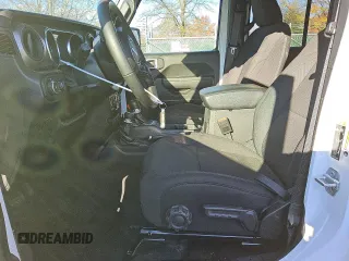 2022 Jeep Wrangler Unlimited Sport with VIN 1C4HJXDN7NW270183, listed as a Copart auction lot 80512144 with 10,935 mi miles and Clean Title. Bid and sale history available at DreamBid. Image 7.