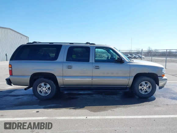 2002 Chevrolet Suburban LS with VIN 3GNEC16Z32G339558, listed as a IAAI auction lot 41739334 with 198,291 mi miles. Bid and sale history available at carsss.com. Image 6.
