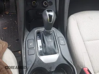 2016 Hyundai Santa Fe z VIN 5XYZU3LB0GG345673, wystawiony jako IAAI lot #42290297 z przebiegiem 75 701 mil mil oraz . Historia ofert i sprzedaży dostępna na DreamBid. Obrazek 22.