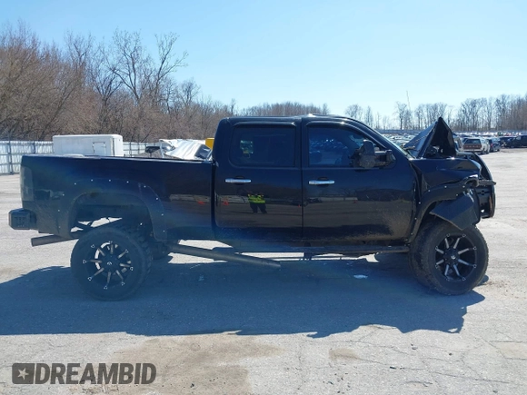 2012 GMC Sierra 2500HD SLE z VIN 1GT120C84CF145821, wystawiony jako IAAI lot #42027315 z przebiegiem 182 249 mil mil oraz . Historia ofert i sprzedaży dostępna na DreamBid. Obrazek 13.