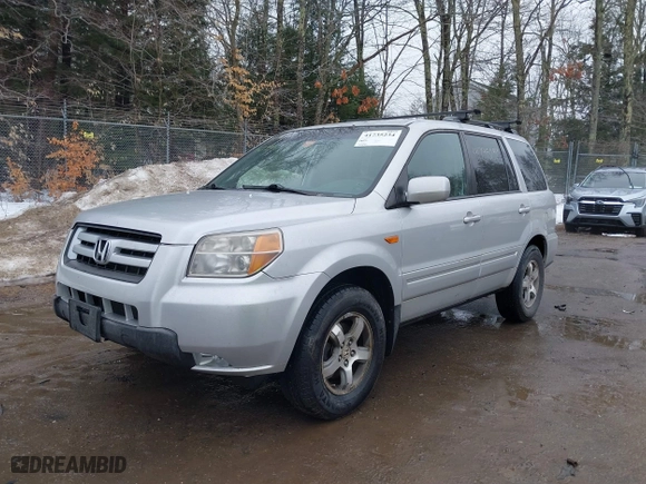 2008 Honda Pilot SE with VIN 5FNYF18388B050762, listed as a IAAI auction lot 41735234 with 184,245 mi miles. Bid and sale history available at carsss.com. Image 2.