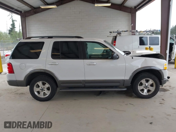 2003 Ford Explorer XLT with VIN 1FMZU73K63UA34941, listed as a IAAI auction lot 42078873 with 121,196 mi miles. Bid and sale history available at carsss.com. Image 13.