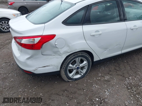 2014 Ford Focus SE with VIN 1FADP3F29EL424571, listed as a IAAI auction lot 41951096 with 88,486 mi miles. Bid and sale history available at carsss.com. Image 6.