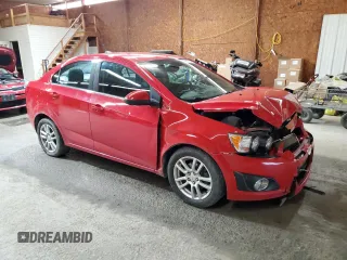 2012 Chevrolet Sonic LT z VIN 1G1JC5SH3C4140111, wystawiony jako Copart lot #57206595 z przebiegiem 126 223 mil mil oraz Szkoda całkowita • Salvage title. Historia ofert i sprzedaży dostępna na DreamBid. Obrazek 4.