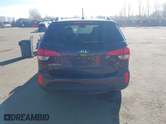 2015 Kia Sorento LX with VIN 5XYKTDA76FG602908, listed as a IAAI auction lot 41501885 with 181,047 mi miles. Bid and sale history available at carsss.com. Image 16.