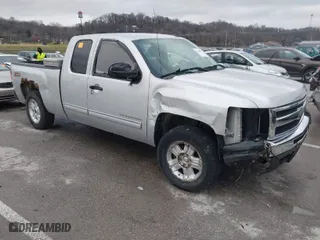 2010 Chevrolet Silverado 1500 LT with VIN 1GCSKSE36AZ117614, listed as a IAAI auction lot 41206928 with 1 mi miles. Bid and sale history available at carsss.com. Image 1.