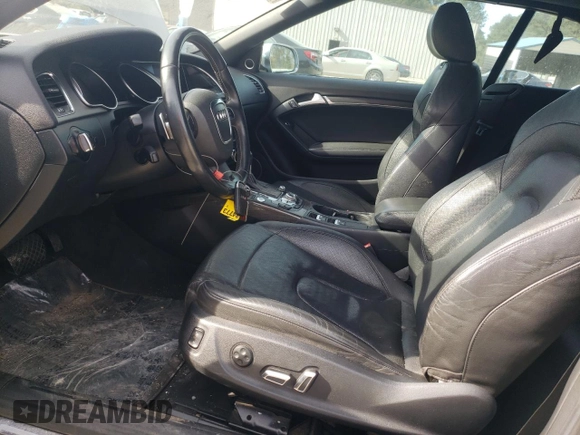 2013 Audi S5 Premium Plus z VIN WAUCGAFH6DN005589, wystawiony jako Copart lot #54307705 z przebiegiem 68 305 mil mil oraz Szkody całkowita. Historia ofert i sprzedaży dostępna na DreamBid. Obrazek 7.