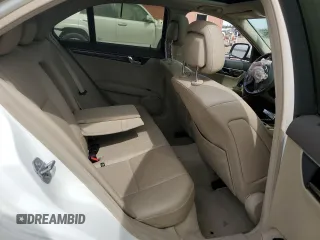 2009 Mercedes-Benz C 300 Sport z VIN WDDGF81X49F228428, wystawiony jako Copart lot #51163035 z przebiegiem 91 227 mil mil oraz Szkoda całkowita • Salvage title. Historia ofert i sprzedaży dostępna na DreamBid. Obrazek 10.