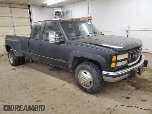 1993 GMC Sierra 1500 with VIN 1GTHC39F2PE543530, listed as a Copart auction lot 83612804 with 200,011 mi miles and Clean Title. Bid and sale history available at DreamBid. Image 4.