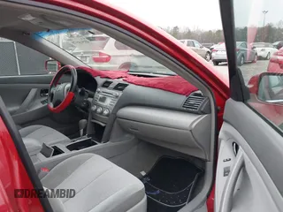 2011 Toyota Camry LE z VIN 4T4BF3EK2BR094284, wystawiony jako IAAI lot #41544578 z przebiegiem 171 518 mil mil oraz . Historia ofert i sprzedaży dostępna na DreamBid. Obrazek 5.