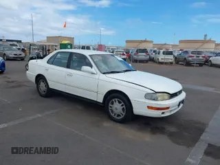 1992 Toyota Camry z VIN JT2VK12E6N0089684, wystawiony jako IAAI lot #42025185 z przebiegiem 146 746 mil mil oraz . Historia ofert i sprzedaży dostępna na DreamBid. Obrazek 1.