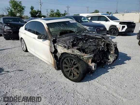 2011 BMW 5 Series 535i z VIN WBAFR7C55BC603380, wystawiony jako Copart lot #55961545 z przebiegiem Nie podano mil oraz Nie do naprawy • Non repairable. Historia ofert i sprzedaży dostępna na DreamBid. Obrazek 13.