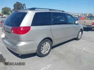 2007 Toyota Sienna XLE z VIN 5TDZK22C47S052078, wystawiony jako IAAI lot #42336003 z przebiegiem 237 023 mil mil oraz . Historia ofert i sprzedaży dostępna na DreamBid. Obrazek 4.