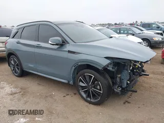 2024 Infiniti QX50 Sport z VIN 3PCAJ5FB6RF104997, wystawiony jako IAAI lot #42533101 z przebiegiem 15 837 mil mil oraz . Historia ofert i sprzedaży dostępna na DreamBid. Obrazek 1.