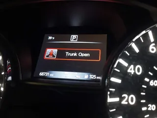 2018 Nissan Altima SR z VIN 1N4AL3AP1JC181544, wystawiony jako IAAI lot #40940704 z przebiegiem 68 731 mil mil oraz . Historia ofert i sprzedaży dostępna na DreamBid. Obrazek 16.