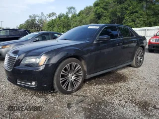 2013 Chrysler 300 S z VIN 2C3CCABG5DH611054, wystawiony jako Copart lot #59756925 z przebiegiem 134 390 mil mil oraz Szkoda całkowita • Salvage title. Historia ofert i sprzedaży dostępna na DreamBid. Obrazek 1.