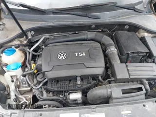 2015 Volkswagen Passat Sport z VIN 1VWBT7A34FC023206, wystawiony jako IAAI lot #42429741 z przebiegiem 119 079 mil mil oraz . Historia ofert i sprzedaży dostępna na DreamBid. Obrazek 10.