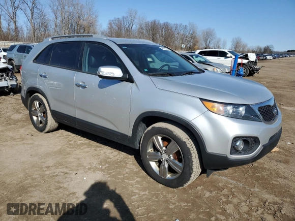 2013 Kia Sorento EX with VIN 5XYKU4A68DG347146, listed as a Copart auction lot 48263405 with 129,198 mi miles and Clean Title. Bid and sale history available at DreamBid. Image 4.
