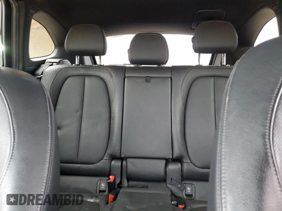 2016 BMW X1 xDrive28i z VIN WBXHT3C30GP883538, wystawiony jako Copart lot #46283315 z przebiegiem 70 696 mil mil oraz Szkoda całkowita • Salvage title. Historia ofert i sprzedaży dostępna na DreamBid. Obrazek 10.