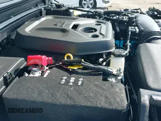 2025 Jeep Wrangler Sahara z VIN 1C4PJXEN9SW517502, wystawiony jako IAAI lot #41568926 z przebiegiem 400 mil mil oraz . Historia ofert i sprzedaży dostępna na DreamBid. Obrazek 14.