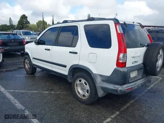 2005 Honda CR-V LX with VIN JHLRD68585C015563, listed as a IAAI auction lot 41749062 with 186,666 mi miles. Bid and sale history available at carsss.com. Image 3.