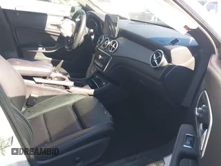 2018 Mercedes-Benz CLA 250 z VIN WDDSJ4EB2JN686656, wystawiony jako IAAI lot #41379711 z przebiegiem 61 221 mil mil oraz . Historia ofert i sprzedaży dostępna na DreamBid. Obrazek 5.