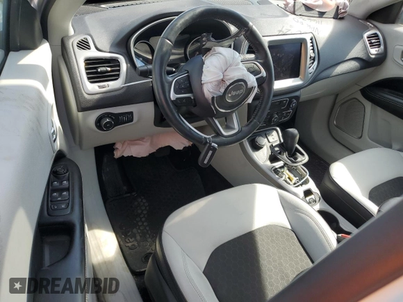 2018 Jeep Compass Latitude z VIN 3C4NJDBB1JT116630, wystawiony jako Copart lot #49586755 z przebiegiem 74 654 mil mil oraz Szkody całkowita. Historia ofert i sprzedaży dostępna na DreamBid. Obrazek 8.
