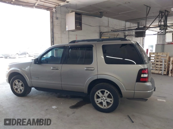 2008 Ford Explorer XLT z VIN 1FMEU73898UB09934, wystawiony jako IAAI lot #42560438 z przebiegiem 106 359 mil mil oraz . Historia ofert i sprzedaży dostępna na DreamBid. Obrazek 14.