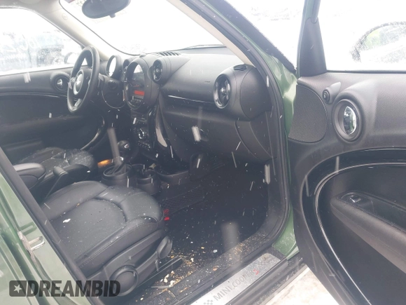 2015 MINI Countryman S z VIN WMWZC5C59FWP48946, wystawiony jako IAAI lot #41298127 z przebiegiem 106 293 mil mil oraz . Historia ofert i sprzedaży dostępna na DreamBid. Obrazek 5.