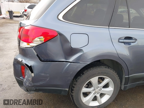 2014 Subaru Outback 2.5i Premium with VIN 4S4BRCCC0E3258106, listed as a IAAI auction lot 41151640 with 87,089 mi miles. Bid and sale history available at carsss.com. Image 6.