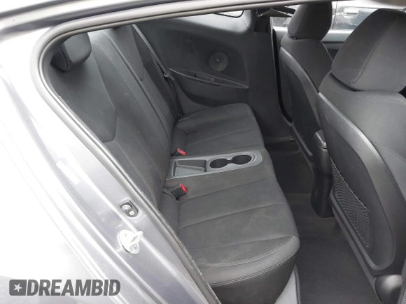 2012 Hyundai Veloster w/Gray Int z VIN KMHTC6AD7CU037130, wystawiony jako IAAI lot #41778588 z przebiegiem 125 549 mil mil oraz . Historia ofert i sprzedaży dostępna na DreamBid. Obrazek 8.