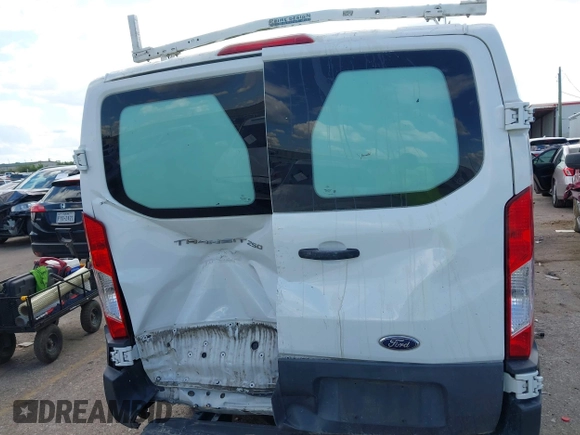 2015 Ford Transit Cargo z VIN 1FTNR1ZM3FKB02963, wystawiony jako IAAI lot #42231167 z przebiegiem 181 270 mil mil oraz . Historia ofert i sprzedaży dostępna na DreamBid. Obrazek 16.