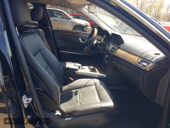 2014 Mercedes-Benz E 350 Sport z VIN WDDHF5KB0EA894960, wystawiony jako IAAI lot #41962833 z przebiegiem 157 672 mil mil oraz . Historia ofert i sprzedaży dostępna na DreamBid. Obrazek 5.