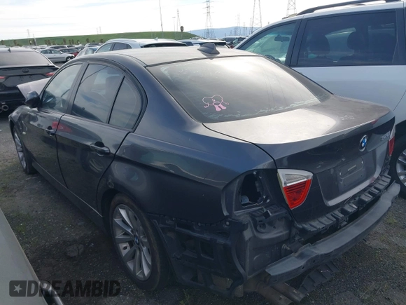 2008 BMW 3 Series 328i with VIN WBAVC53538FZ88074, listed as a IAAI auction lot 41601162 with 250,438 mi miles. Bid and sale history available at carsss.com. Image 3.